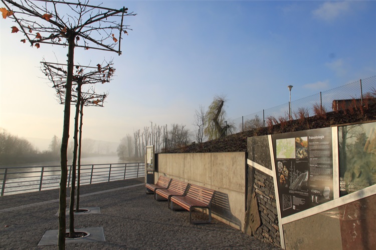 Okolí radotínského břehu Berounky, zdroj Praha 16